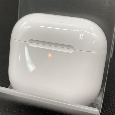 【中古】AirPods 4 MXP93J/A（アクティブノイズキャンセリング搭載）【秋葉原】
