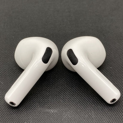 【中古】AirPods 4 MXP93J/A（アクティブノイズキャンセリング搭載）【秋葉原】