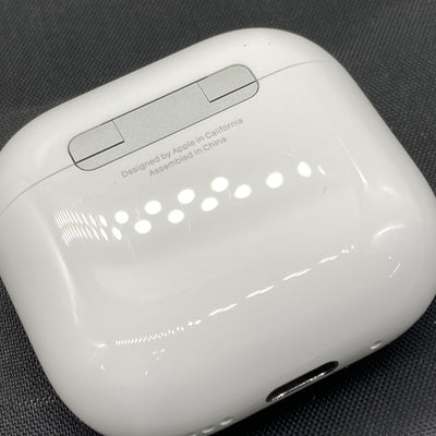【中古】AirPods 4 MXP93J/A（アクティブノイズキャンセリング搭載）【秋葉原】