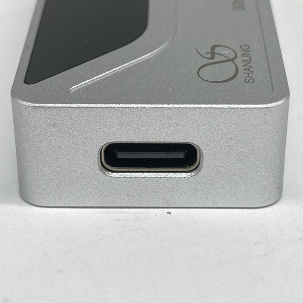【中古】UA4 シルバー【秋葉原】