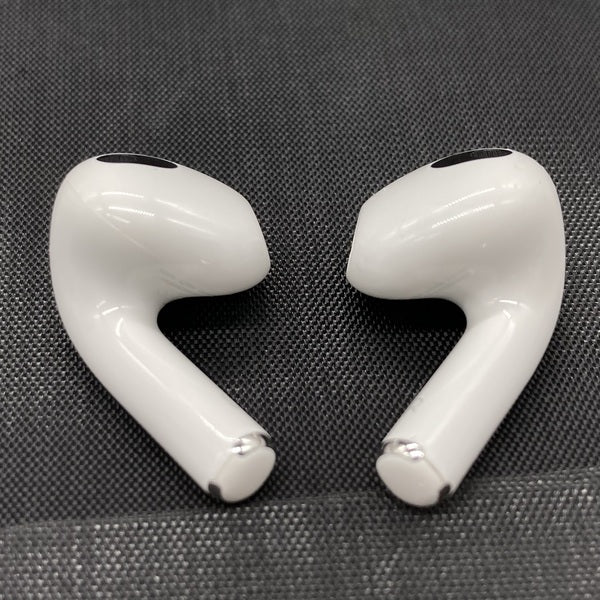 【中古】Airpods MPNY3J/A 3rd Generation  Lightning充電ケース付【秋葉原】