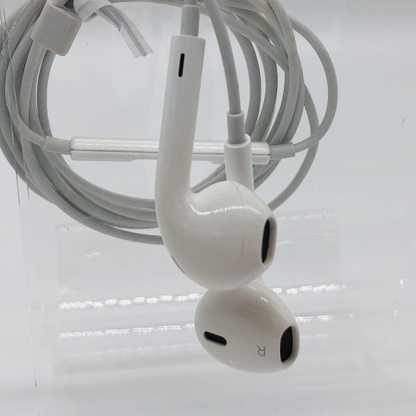 【中古】Apple EarPods with Remote and Mic【秋葉原】