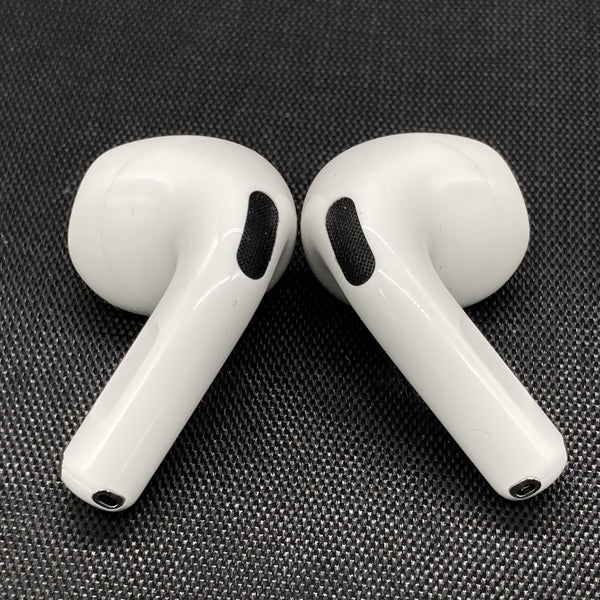 【中古】AirPods 4 MXP93J/A（アクティブノイズキャンセリング搭載）【秋葉原】