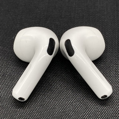 【中古】AirPods 4 MXP93J/A（アクティブノイズキャンセリング搭載）【秋葉原】