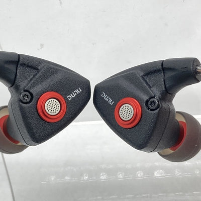 【中古】TITAN S ブラック【秋葉原】