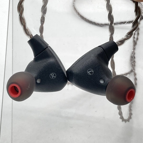 【中古】TITAN S ブラック【秋葉原】
