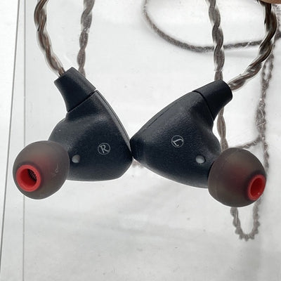 【中古】TITAN S ブラック【秋葉原】
