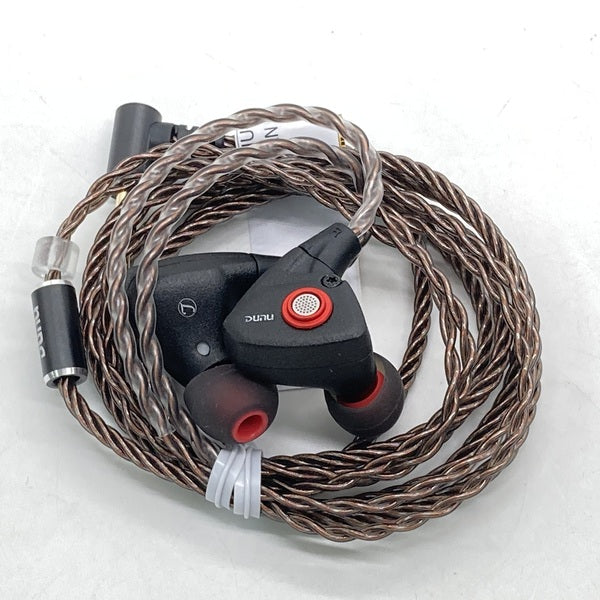 【中古】TITAN S ブラック【秋葉原】