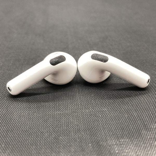 【中古】AirPods 4 MXP63J/A【秋葉原】