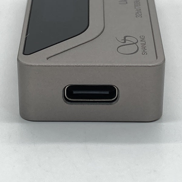 【中古】UA4 チタニウム【秋葉原】