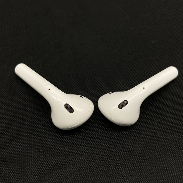 【中古】AirPods with Charging Case MV7N2J/A【秋葉原】