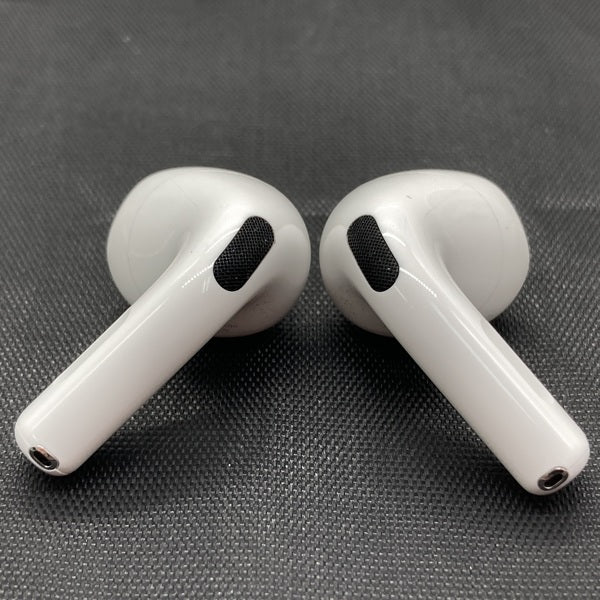 【中古】AirPods 4 MXP93J/A（アクティブノイズキャンセリング搭載）【日本橋】