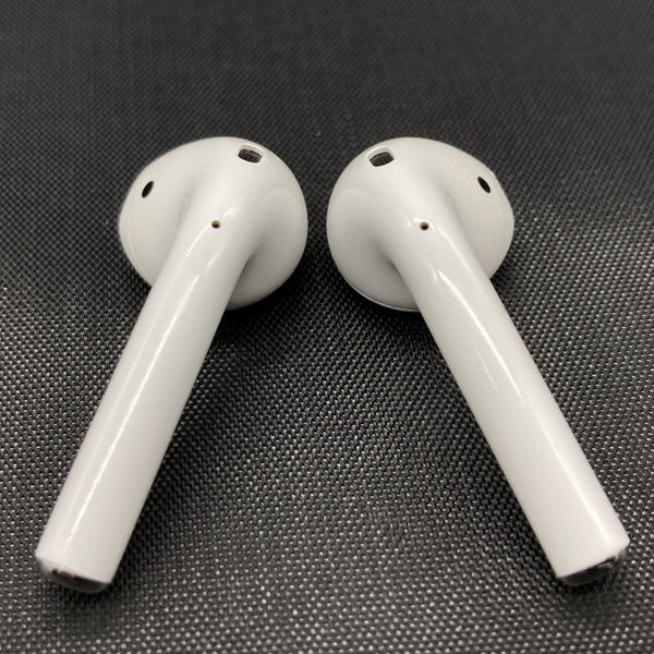 【中古】AirPods with Charging Case MV7N2J/A【日本橋】