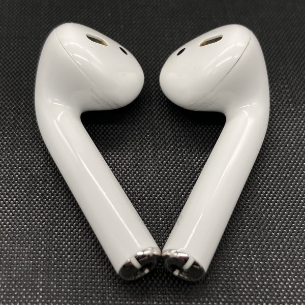 【中古】AirPods with Charging Case MV7N2J/A【日本橋】