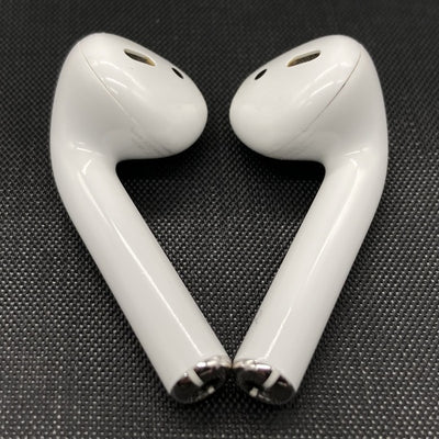 【中古】AirPods with Charging Case MV7N2J/A【日本橋】