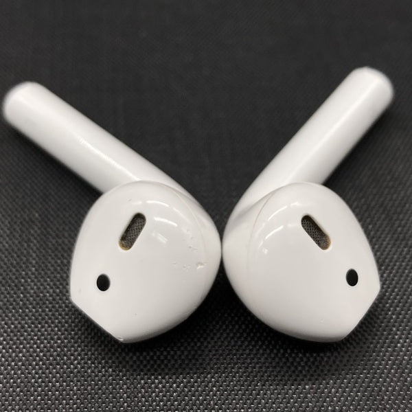 【中古】AirPods with Charging Case MV7N2J/A【日本橋】