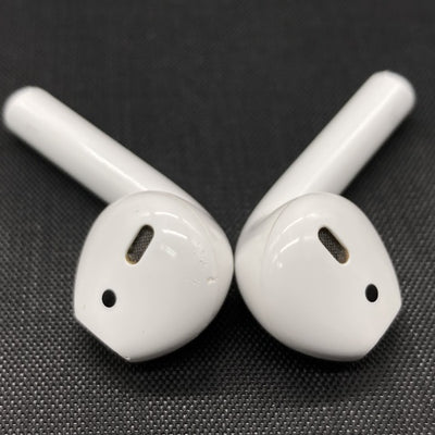 【中古】AirPods with Charging Case MV7N2J/A【日本橋】