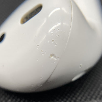 【中古】AirPods with Charging Case MV7N2J/A【日本橋】