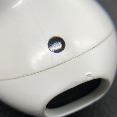 【中古】AirPods with Charging Case MV7N2J/A【日本橋】