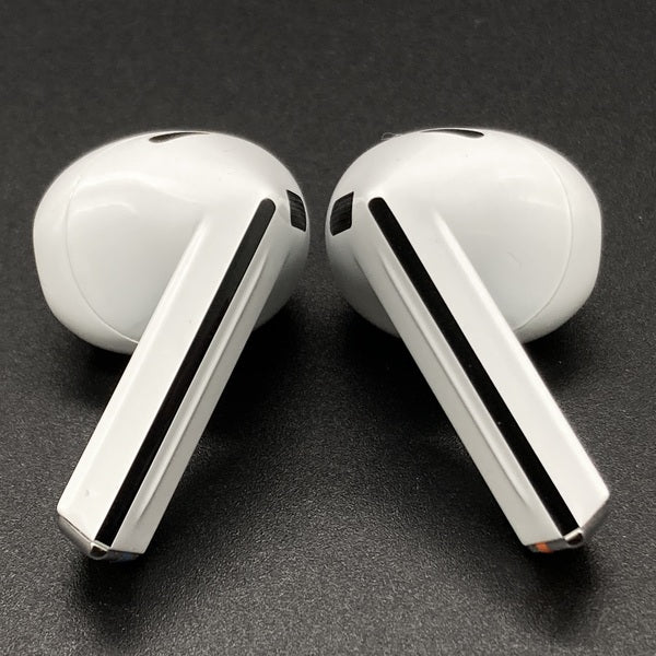 【中古】Galaxy Buds3 ホワイト 【SM-R530NZWAXJP】【秋葉原】