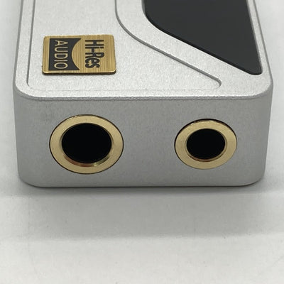 【中古】UA4 シルバー【日本橋】