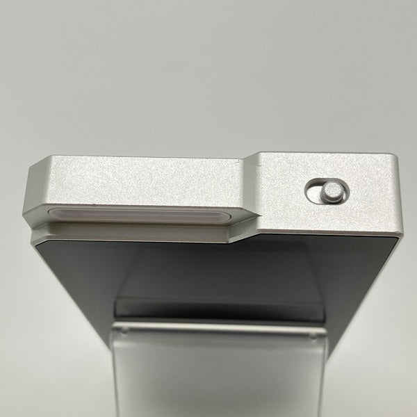 【中古】R4 - Silver【秋葉原】