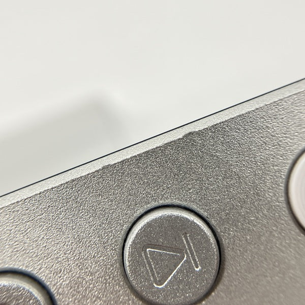 【中古】R4 - Silver【秋葉原】