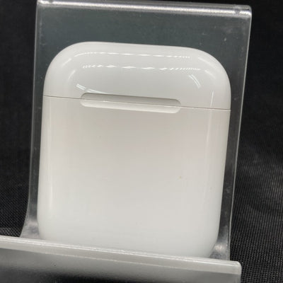【中古】AirPods with Charging Case MV7N2J/A【日本橋】