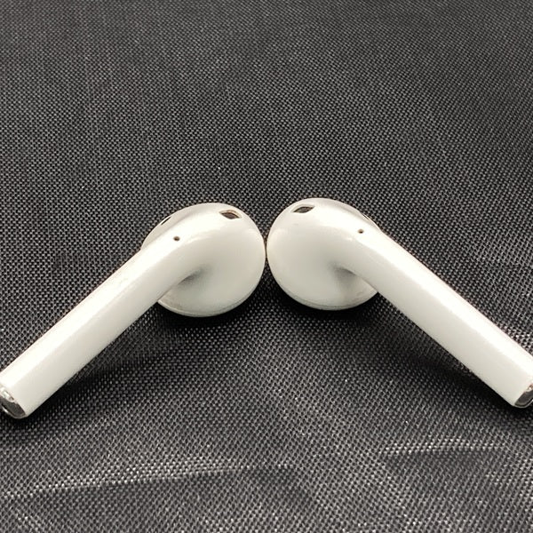 【中古】AirPods with Charging Case MV7N2J/A【日本橋】