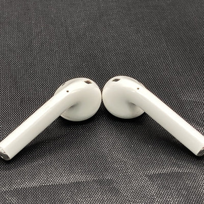 【中古】AirPods with Charging Case MV7N2J/A【日本橋】
