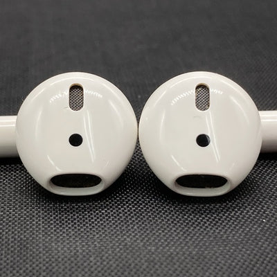 【中古】AirPods with Charging Case MV7N2J/A【日本橋】