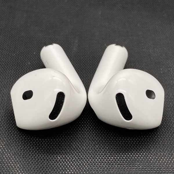 中古☆AirPods 4☆ノイズキャンセラー非搭載 Apple 【中古】AirPods 4 (R側)（アクティブノイズキャンセ