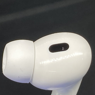 【中古】MagSafe充電ケース(USB-C)付きAirPods Pro(第2世代) MTJV3JA【秋葉原】