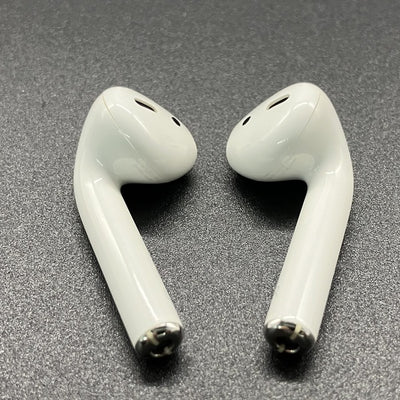 【中古】AirPods with Wireless Charging Case  MRXJ2J-A【日本橋】