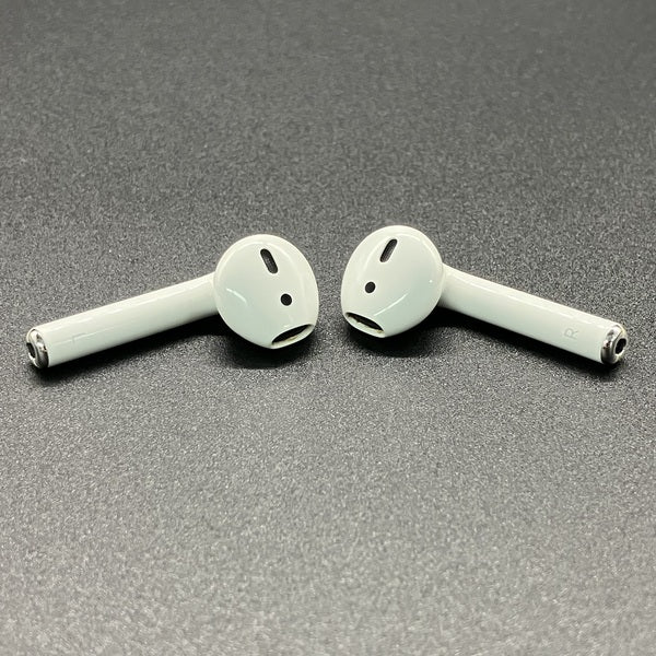 【中古】AirPods with Wireless Charging Case  MRXJ2J-A【日本橋】