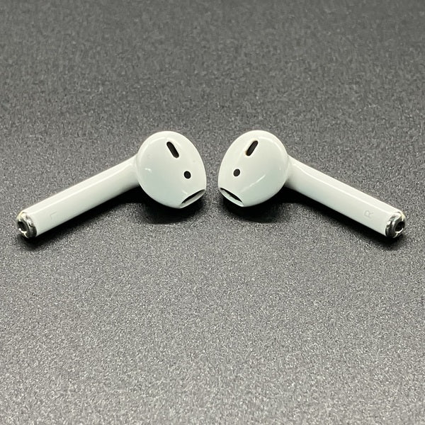 【中古】AirPods with Charging Case MV7N2J/A 海外モデル【日本橋】