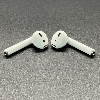 【中古】AirPods with Charging Case MV7N2J/A 海外モデル【日本橋】