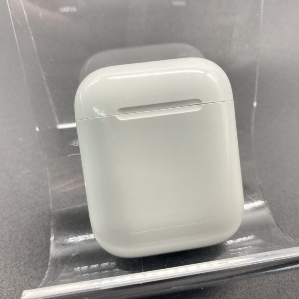 【中古】AirPods with Charging Case MV7N2J/A【日本橋】