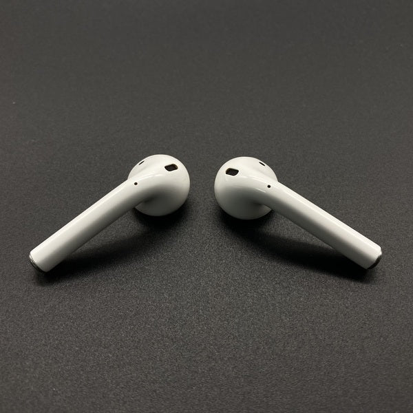 【中古】AirPods with Charging Case MV7N2J/A【日本橋】