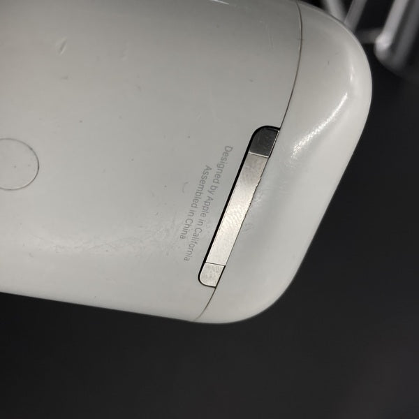 【中古】AirPods with Charging Case MV7N2J/A【日本橋】