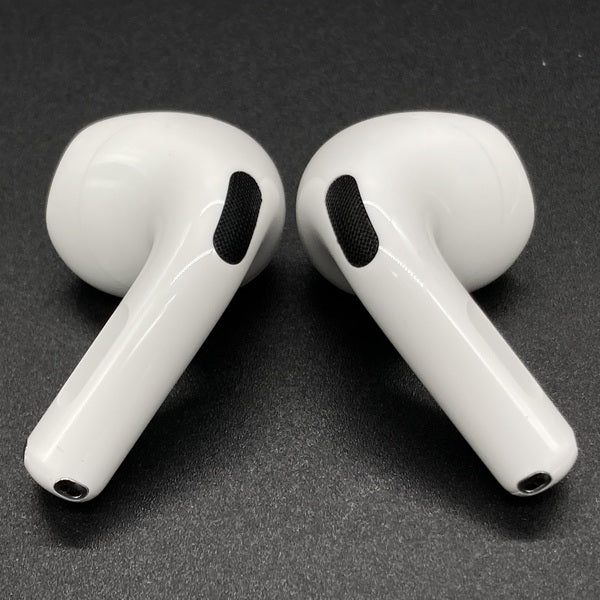 【中古】AirPods 4 MXP93J/A（アクティブノイズキャンセリング搭載）【秋葉原】