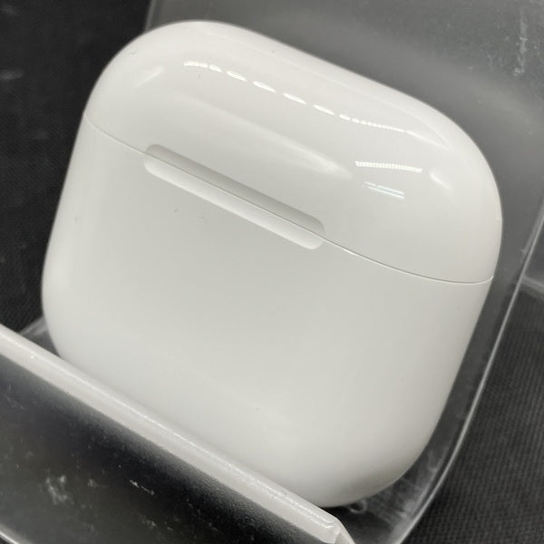 【中古】AirPods 4 MXP93J/A（アクティブノイズキャンセリング搭載）【秋葉原】