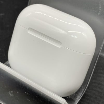 【中古】AirPods 4 MXP93J/A（アクティブノイズキャンセリング搭載）【秋葉原】