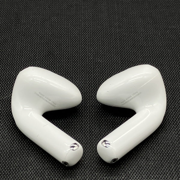 【中古】AirPods 4 MXP93J/A（アクティブノイズキャンセリング搭載）【秋葉原】