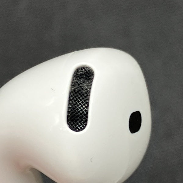 【中古】AirPods 4 MXP93J/A（アクティブノイズキャンセリング搭載）【秋葉原】