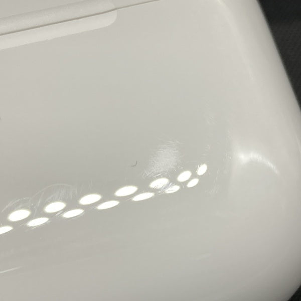 【中古】MagSafe充電ケース(USB-C)付きAirPods Pro(第2世代) MTJV3JA【秋葉原】