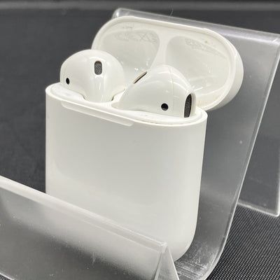 【中古】AirPods with Charging Case MV7N2J/A【秋葉原】