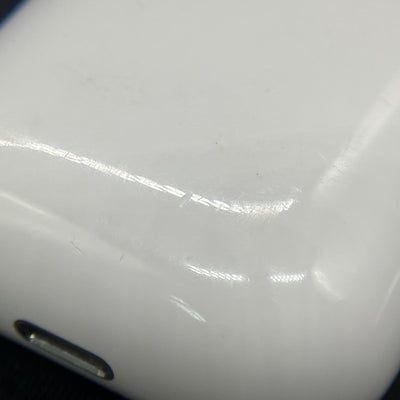 【中古】AirPods with Charging Case MV7N2J/A【秋葉原】