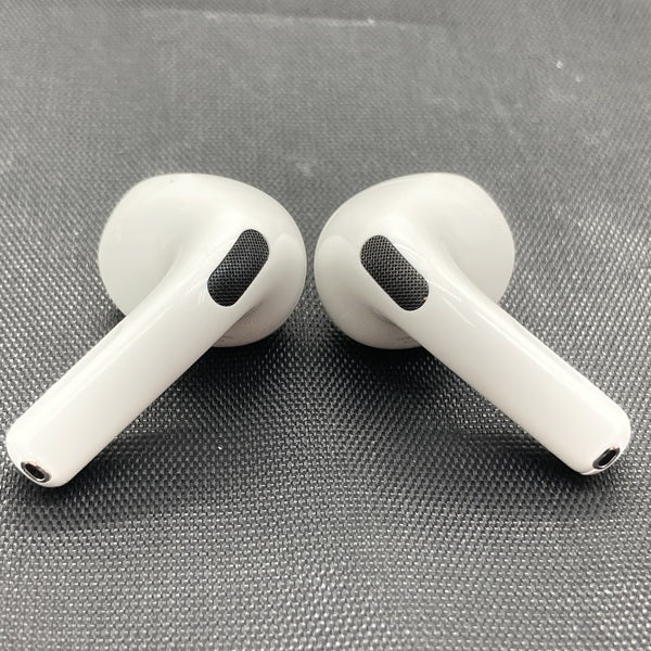 【中古】AirPods 4 MXP63J/A【秋葉原】