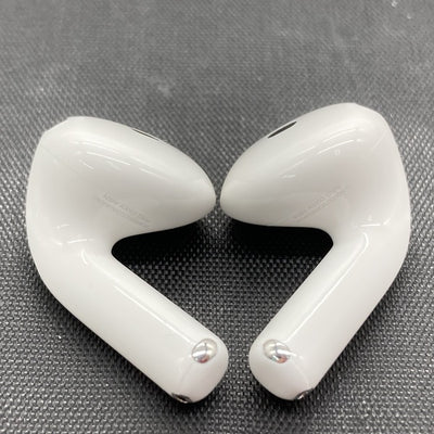 【中古】AirPods 4 MXP63J/A【秋葉原】